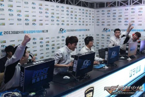 羽毛球这一 羽毛球这一